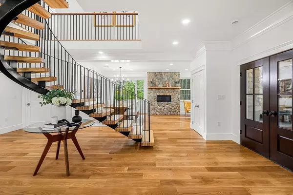 Natick, MA 01760,20 Wheeler Ln