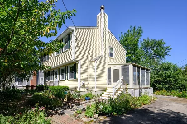 54 Katherine St, Weymouth, MA 02191