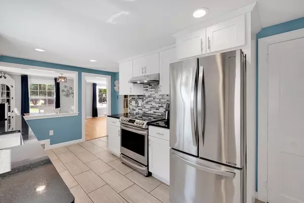 Wilbraham, MA 01095,21 Hunting Ln