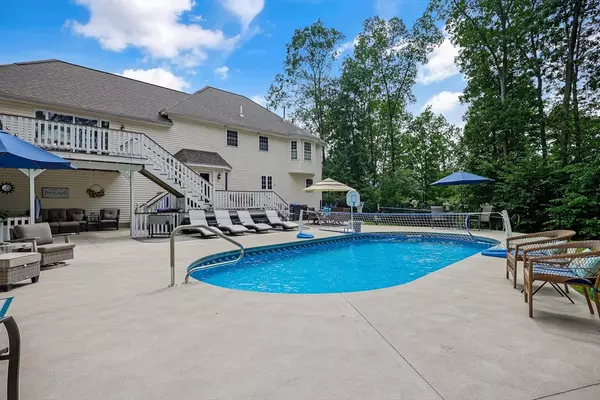 Methuen, MA 01844,18 Maple Ridge Rd