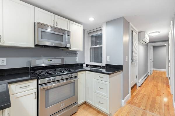 29 Grove St #1, Boston, MA 02114