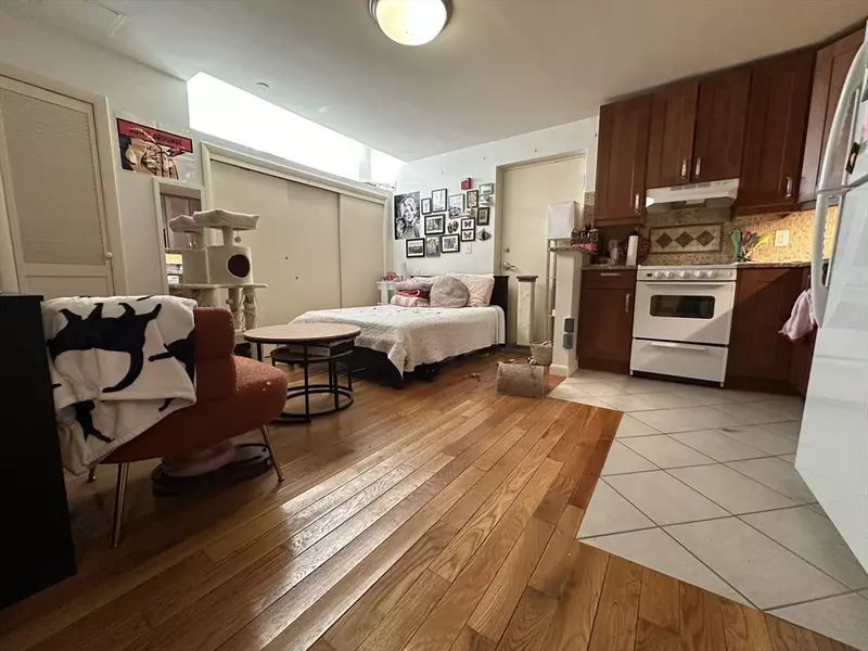 29 Peterborough #A, Boston, MA 02215