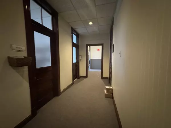 Ipswich, MA 01938,2 Central St #12