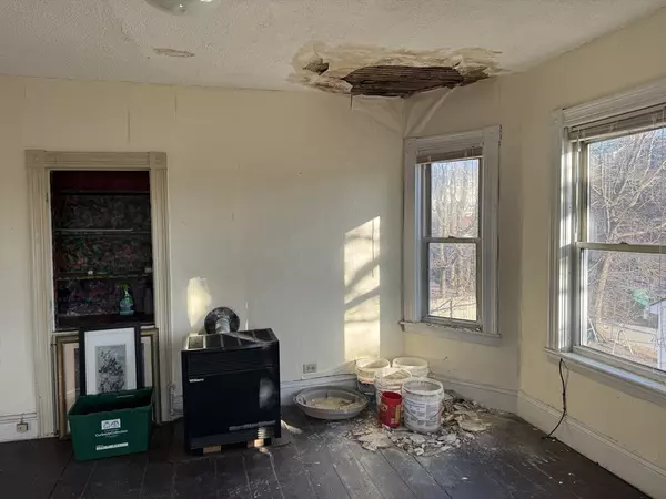 Worcester, MA 01604,4 Fay St