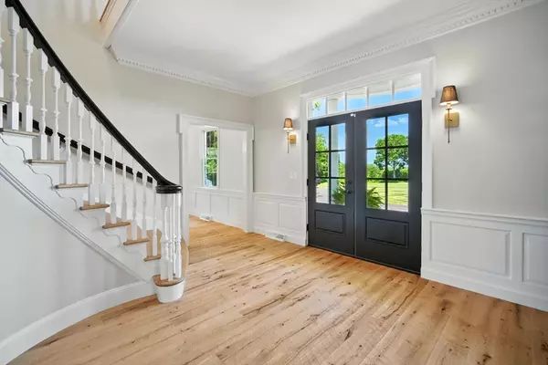Suffield, CT 06078,879 Russell Avenue