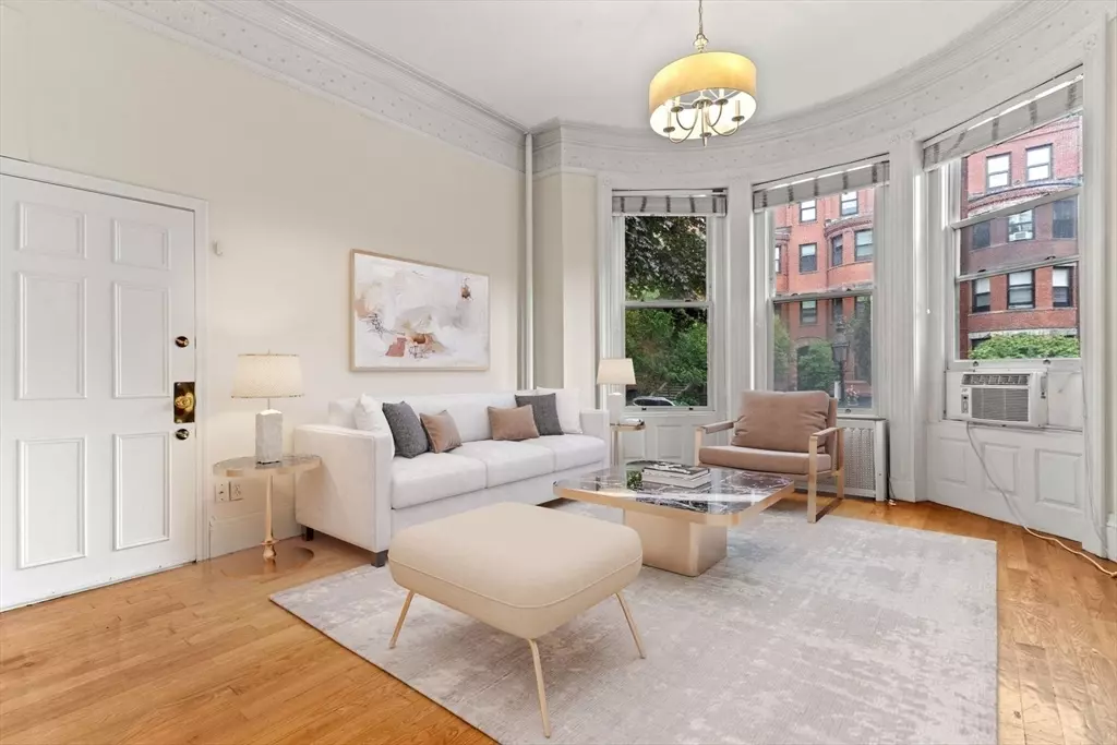 Boston, MA 02115,394 Marlborough St #3