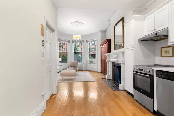 Boston, MA 02115,394 Marlborough St #3