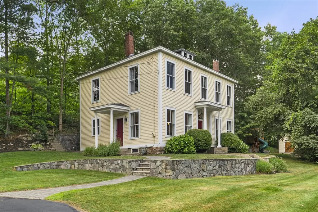 Andover, MA 01810,11 Clark Rd