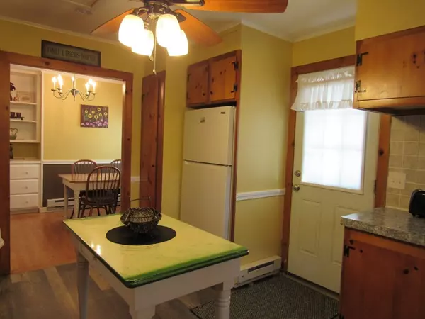 Bourne, MA 02532,22 Birch St