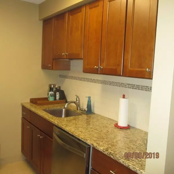 Melrose, MA 02176,180 Green Street #413