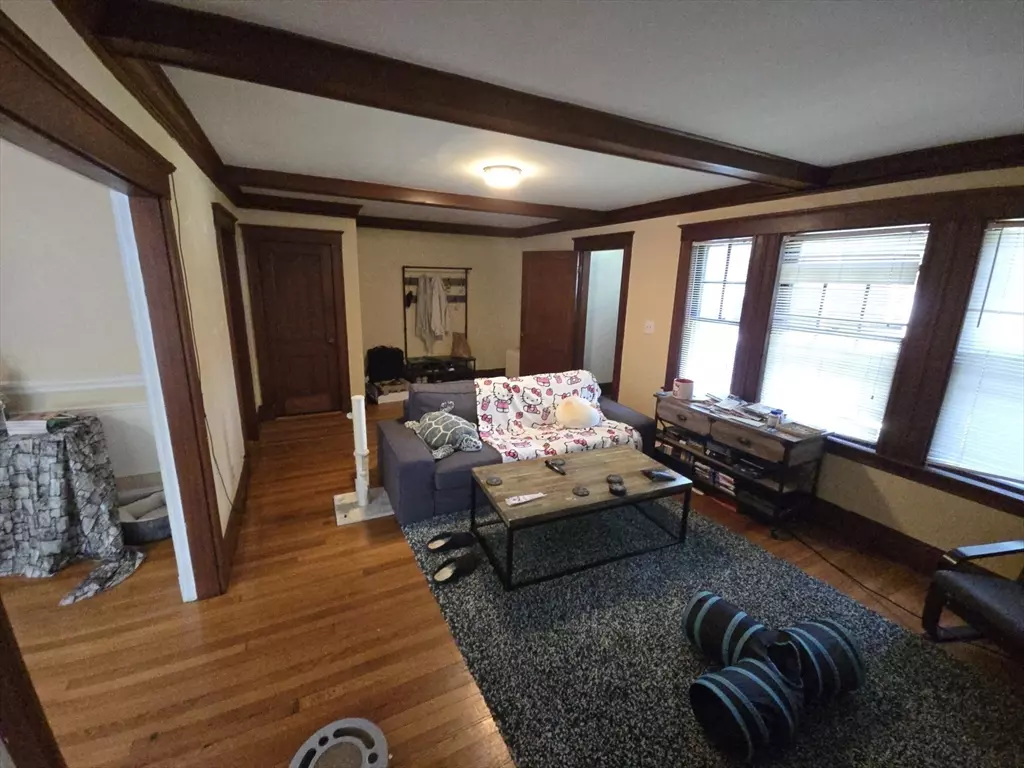 Newton, MA 02460,283 Lowell Avenue #1