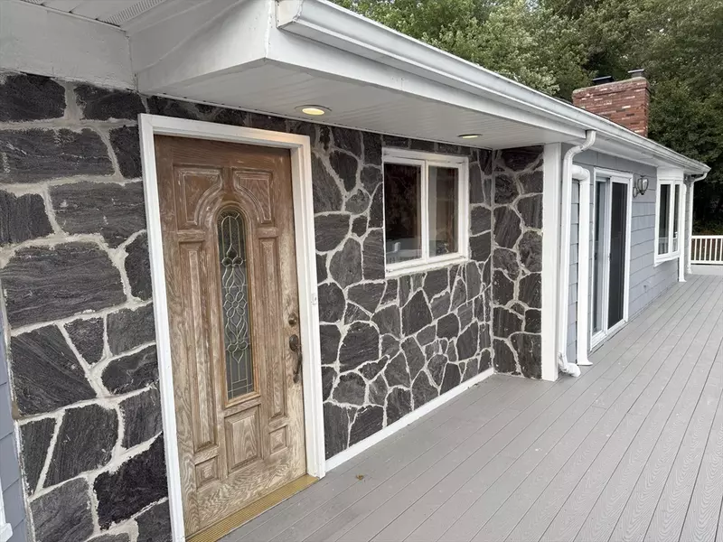 375 S Franklin St #1, Holbrook, MA 02343