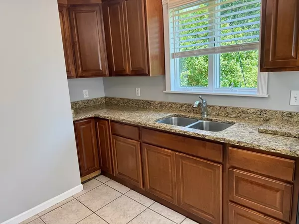 Plymouth, MA 02360,3 Murray St #1
