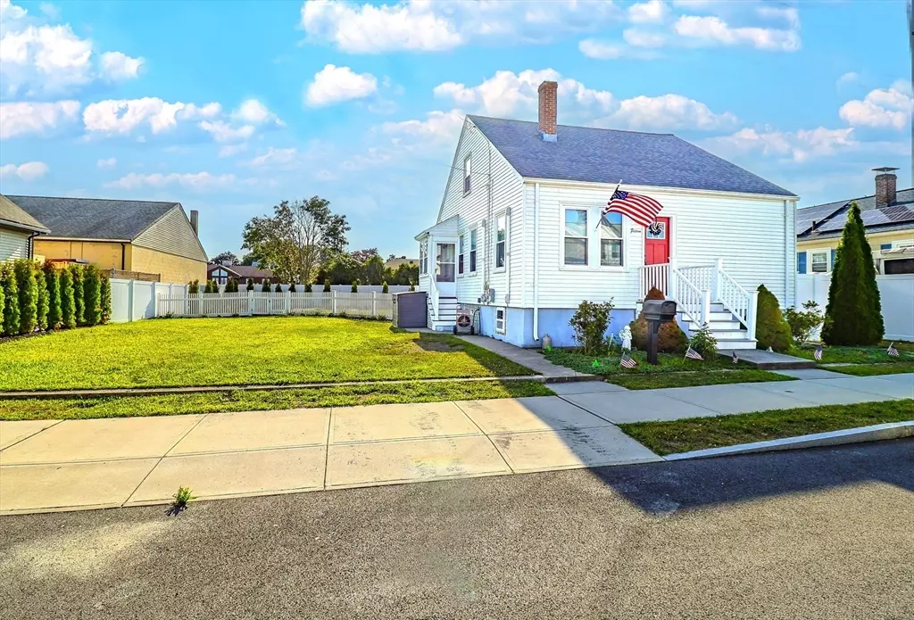 Dartmouth, MA 02748,15 Puritan St