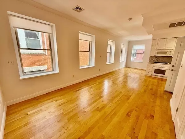 11 Unity St #8, Boston, MA 02113