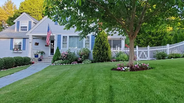 10 Blossom Hill Rd, Winchester, MA 01890
