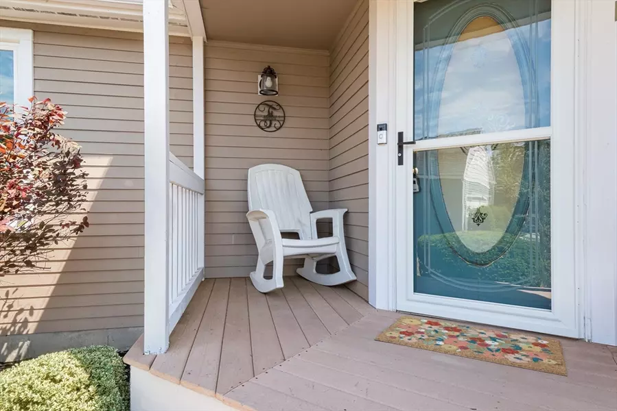 10 Crane Cir, Shrewsbury, MA 01545