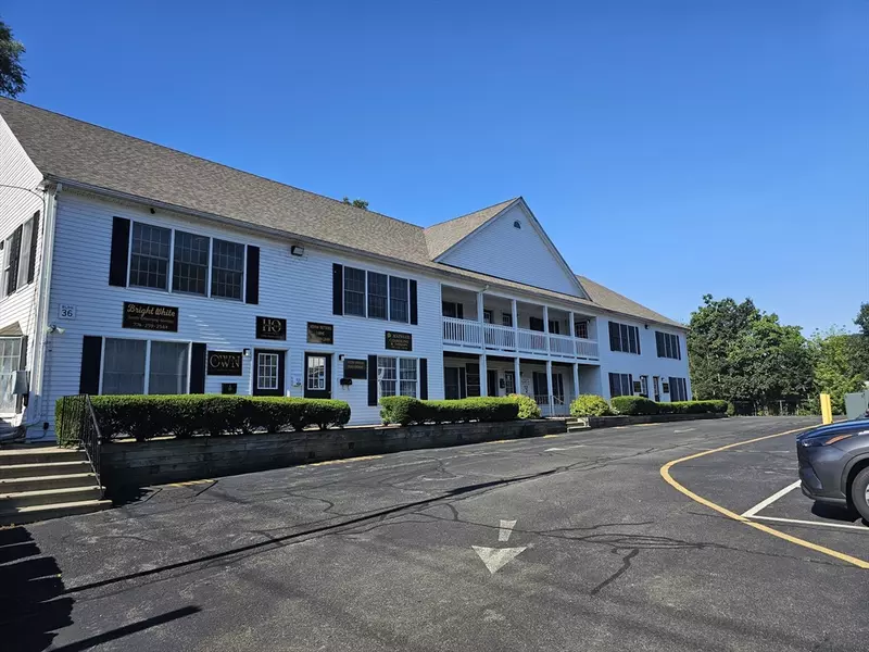 36 North Bedford Street #9, East Bridgewater, MA 02333
