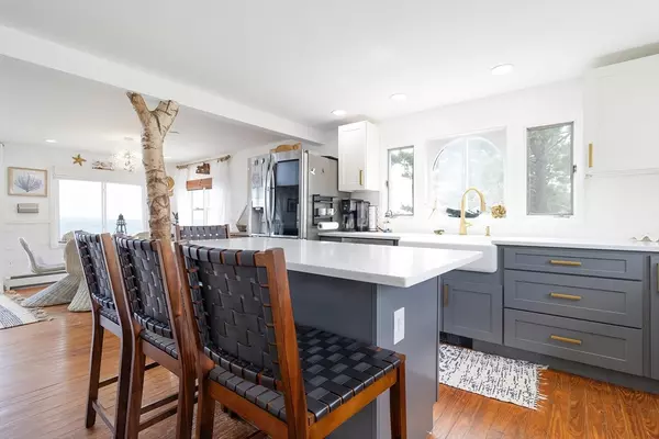Fairhaven, MA 02719,17 Turner Ave