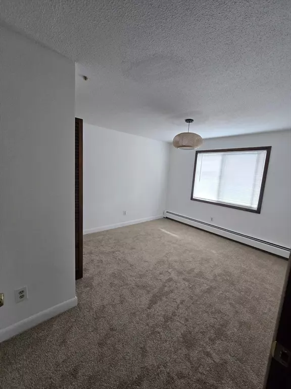 Lawrence, MA 01843,24 Inman St #32