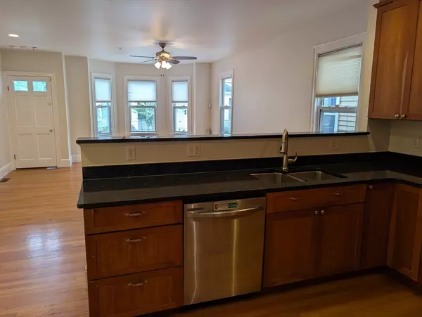 Cambridge, MA 02139,40 Prince St #40
