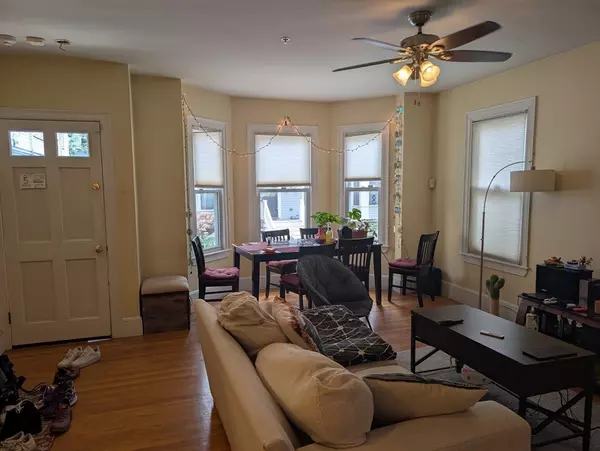 Cambridge, MA 02139,40 Prince St #40