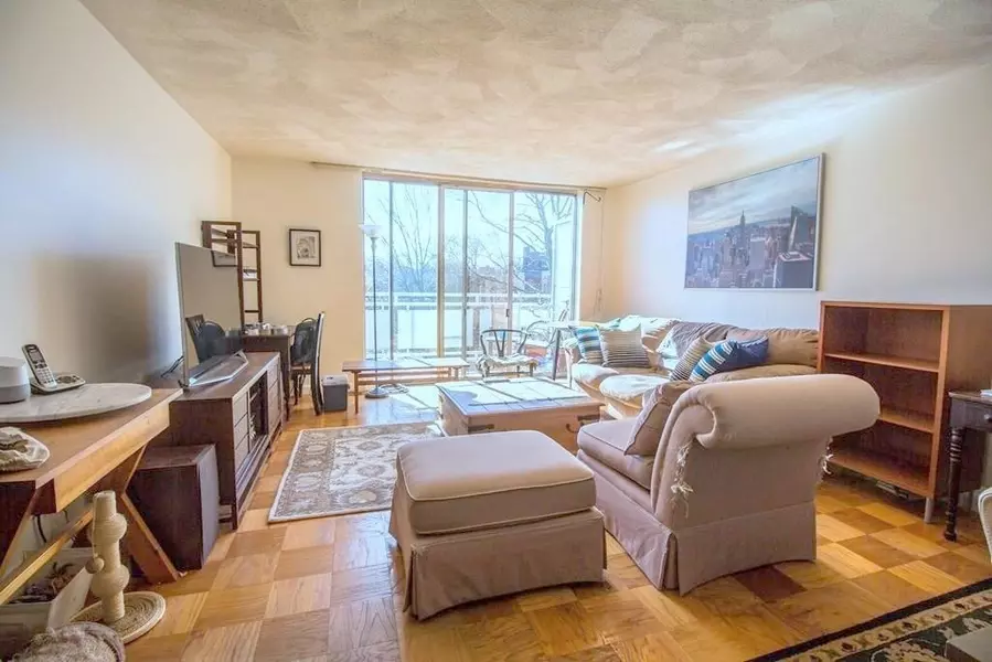 41 Park St #410, Brookline, MA 02445