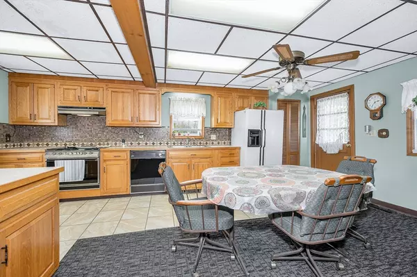 Lowell, MA 01852,17 Cedar Ct