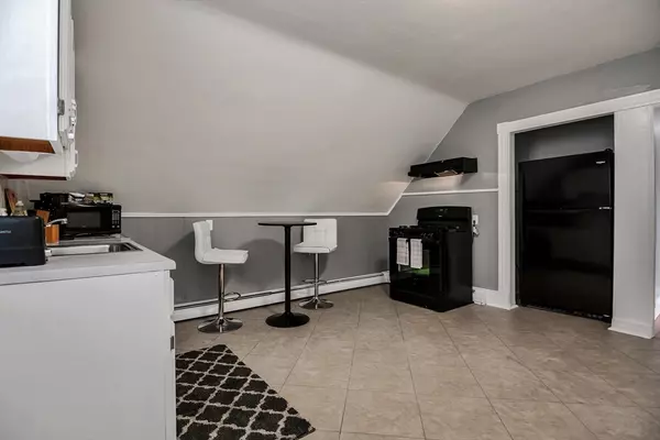 Medford, MA 02155,553 Main Street #3