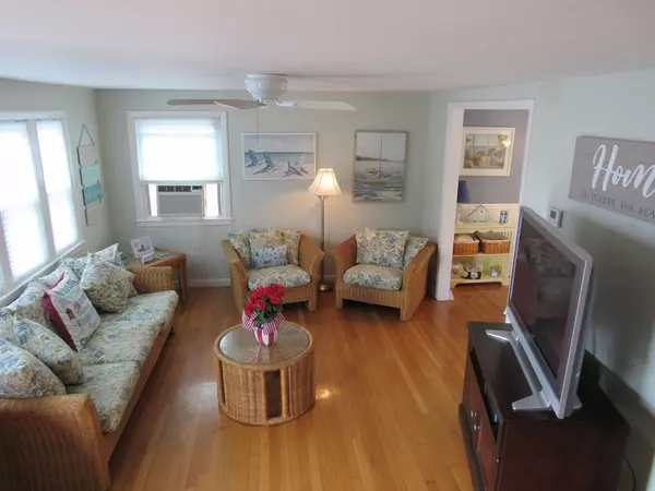 Bourne, MA 02532,8 Bay Dr. #.