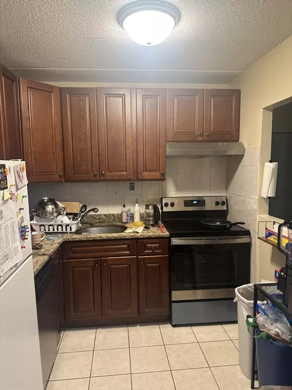 Quincy, MA 02171,80 Newbury Avenue #17