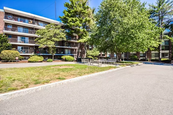 Arlington, MA 02476,993 Massachusetts Avenue #212