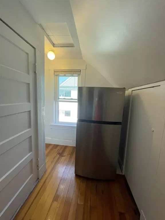 Watertown, MA 02472,27 Lloyd Rd #3