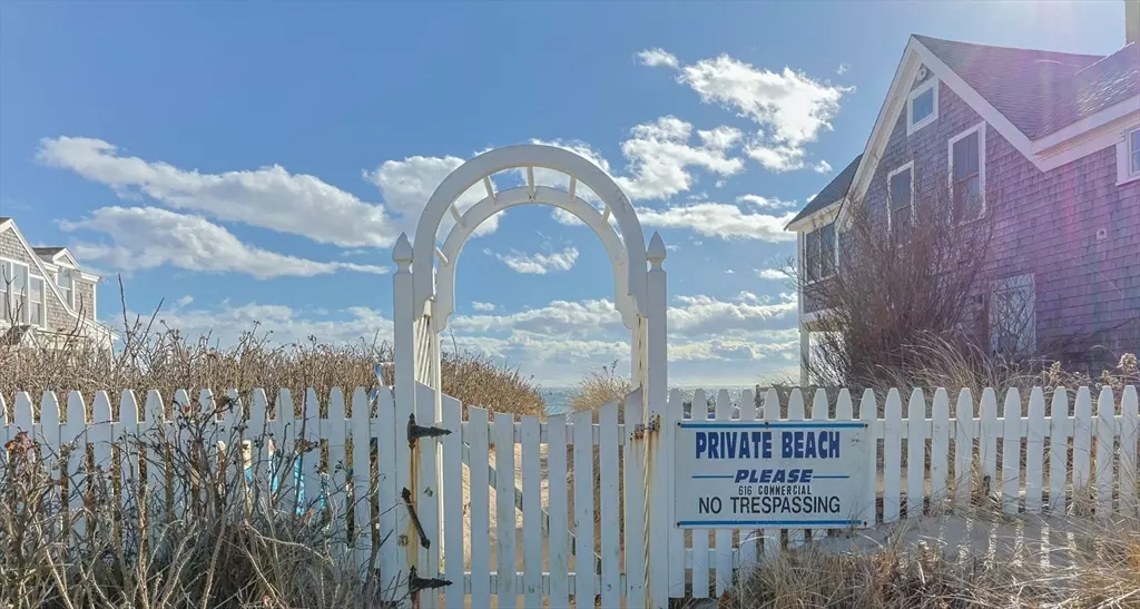 616 Commercial St #14, Provincetown, MA 02657