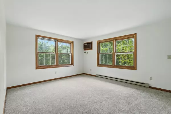 Amherst, MA 01002,505-507 Sunderland Rd