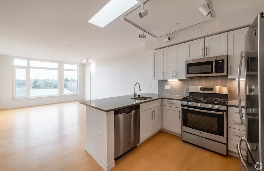 Cambridge, MA 02138,77 New #420