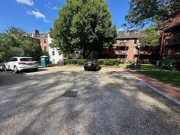 Boston, MA 02129,3 Devens St #7