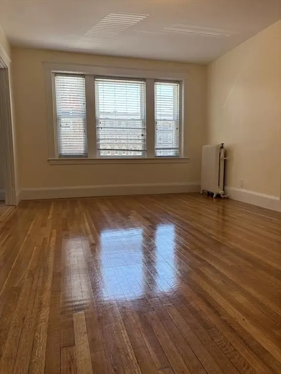 Boston, MA 02135,1607 Commonwealth Ave #12A