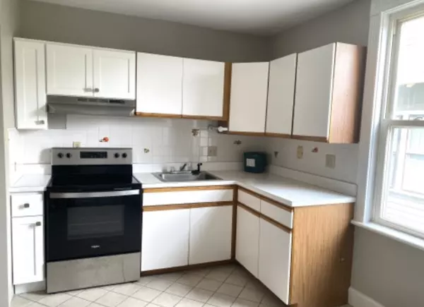 Cambridge, MA 02139,322 Brookline St #4