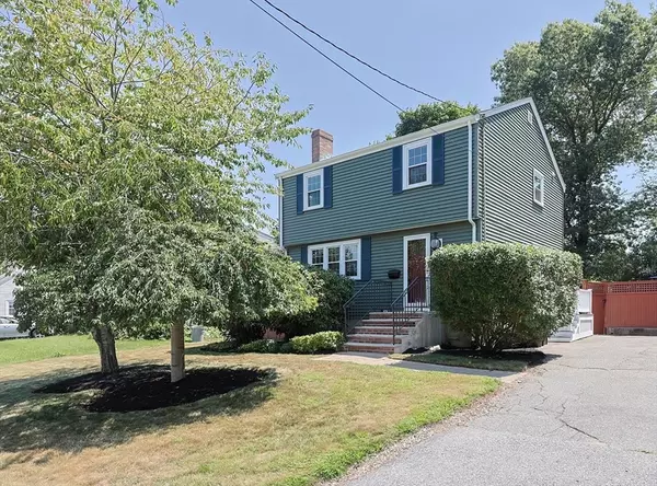 86 Pratt Ave, Dedham, MA 02026