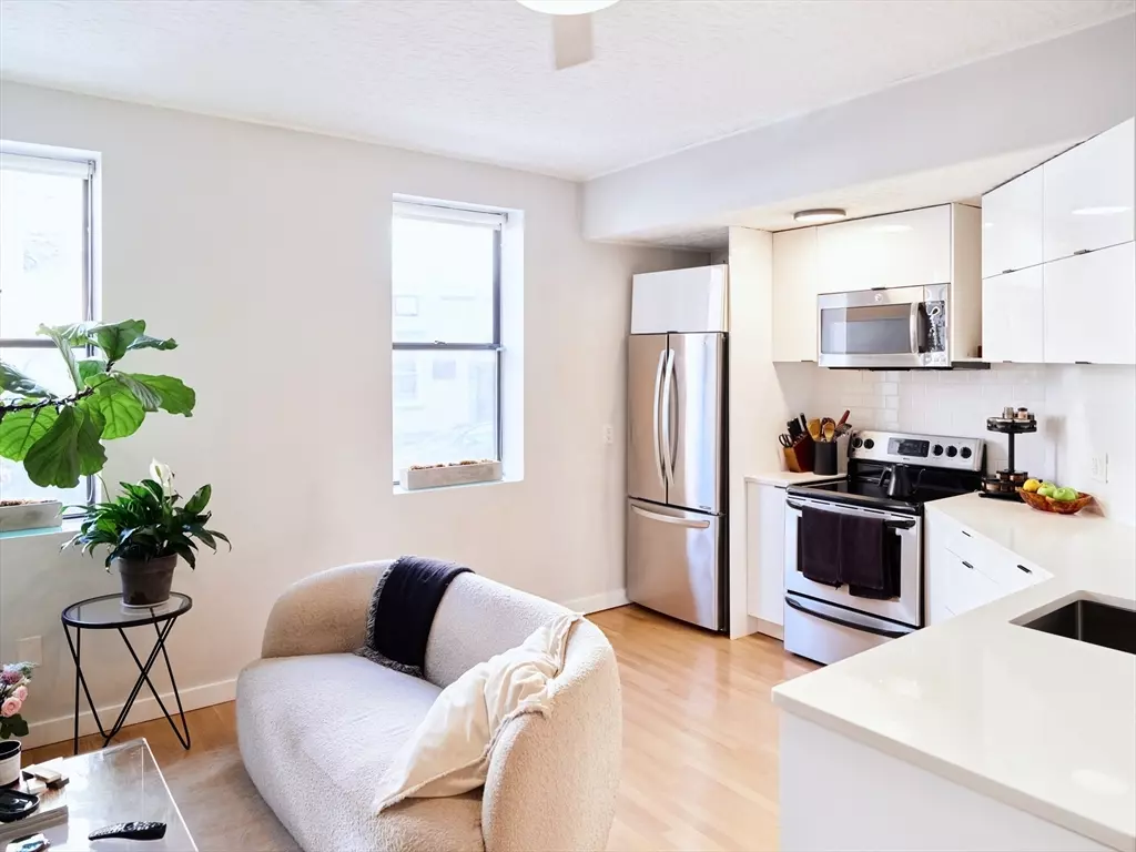 Boston, MA 02127,159 Cottage St #3
