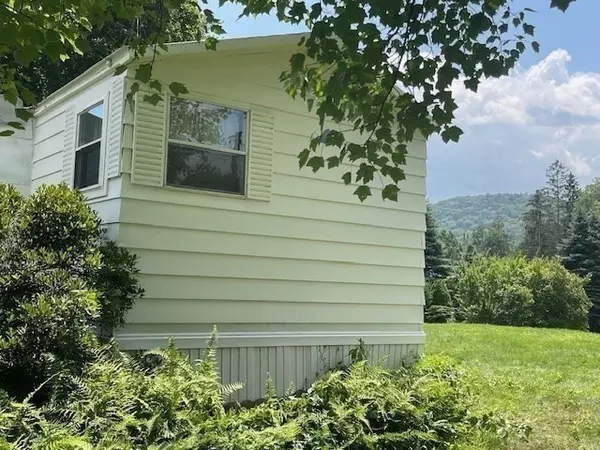 Brimfield, MA 01010,18 Riverview Circle