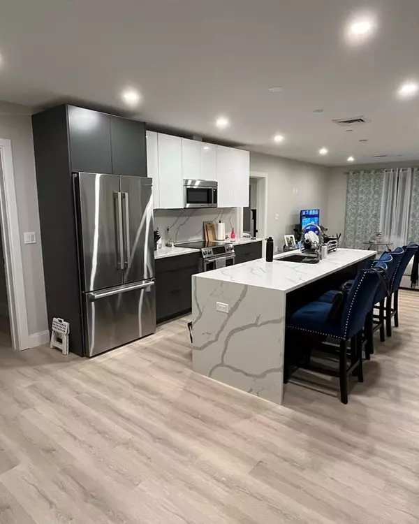 25 2nd Street #302, Chelsea, MA 02150