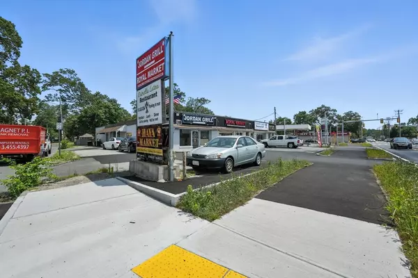 Springfield, MA 01104,1003 Saint James Ave