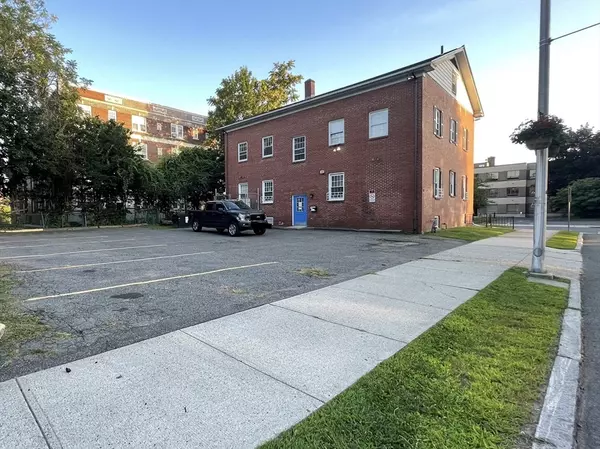 Springfield, MA 01105,133 Maple St