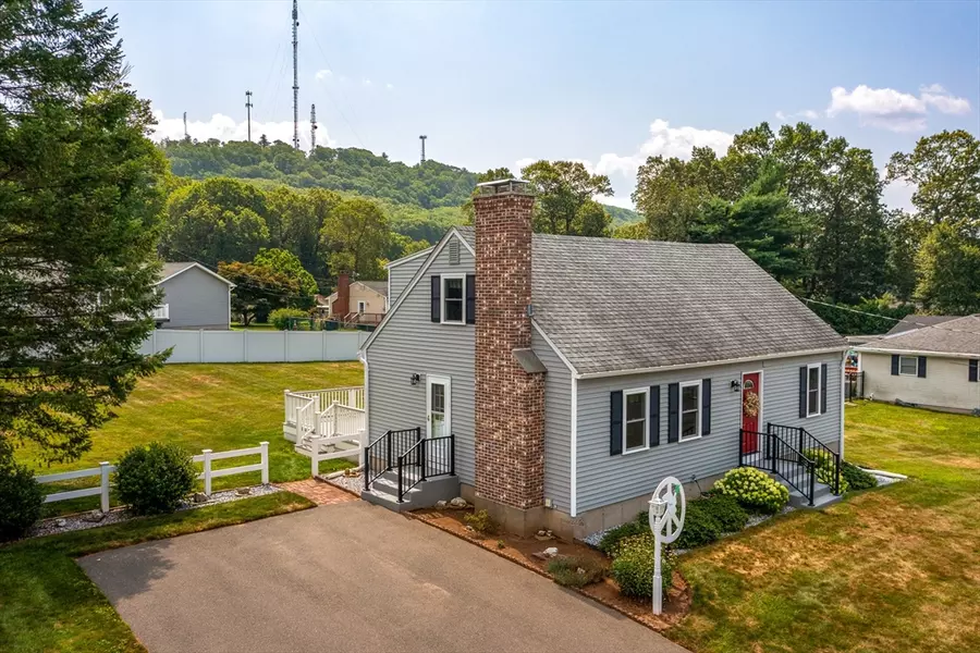 19 Sunrise Terr, Westfield, MA 01085