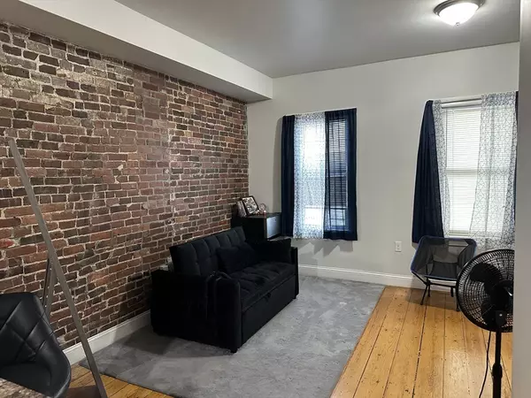 Boston, MA 02128,8 Bremen Street #2