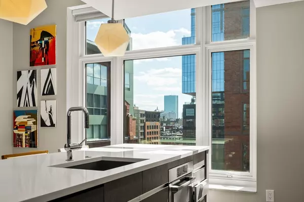 Boston, MA 02114,100 Lovejoy Wharf #11K