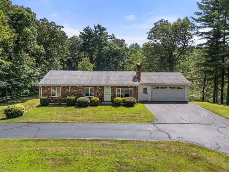 749 Alpine Dr, Southbridge, MA 01550