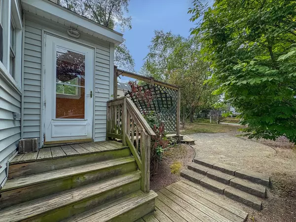 Billerica, MA 01821,24 Friendship St